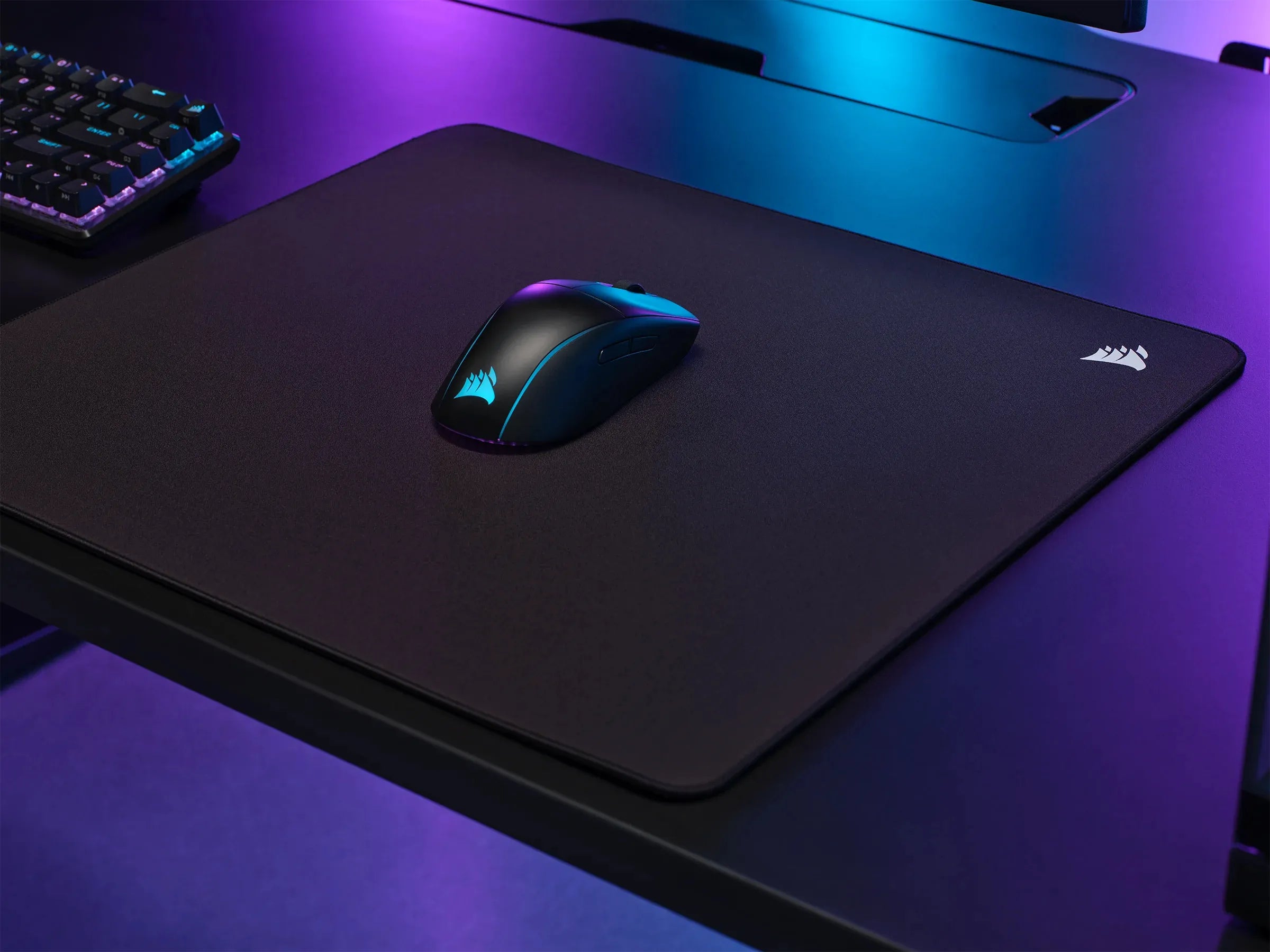 CORSAIR MM500 v2 Hybrid Cloth Gaming Mouse Pad - Large