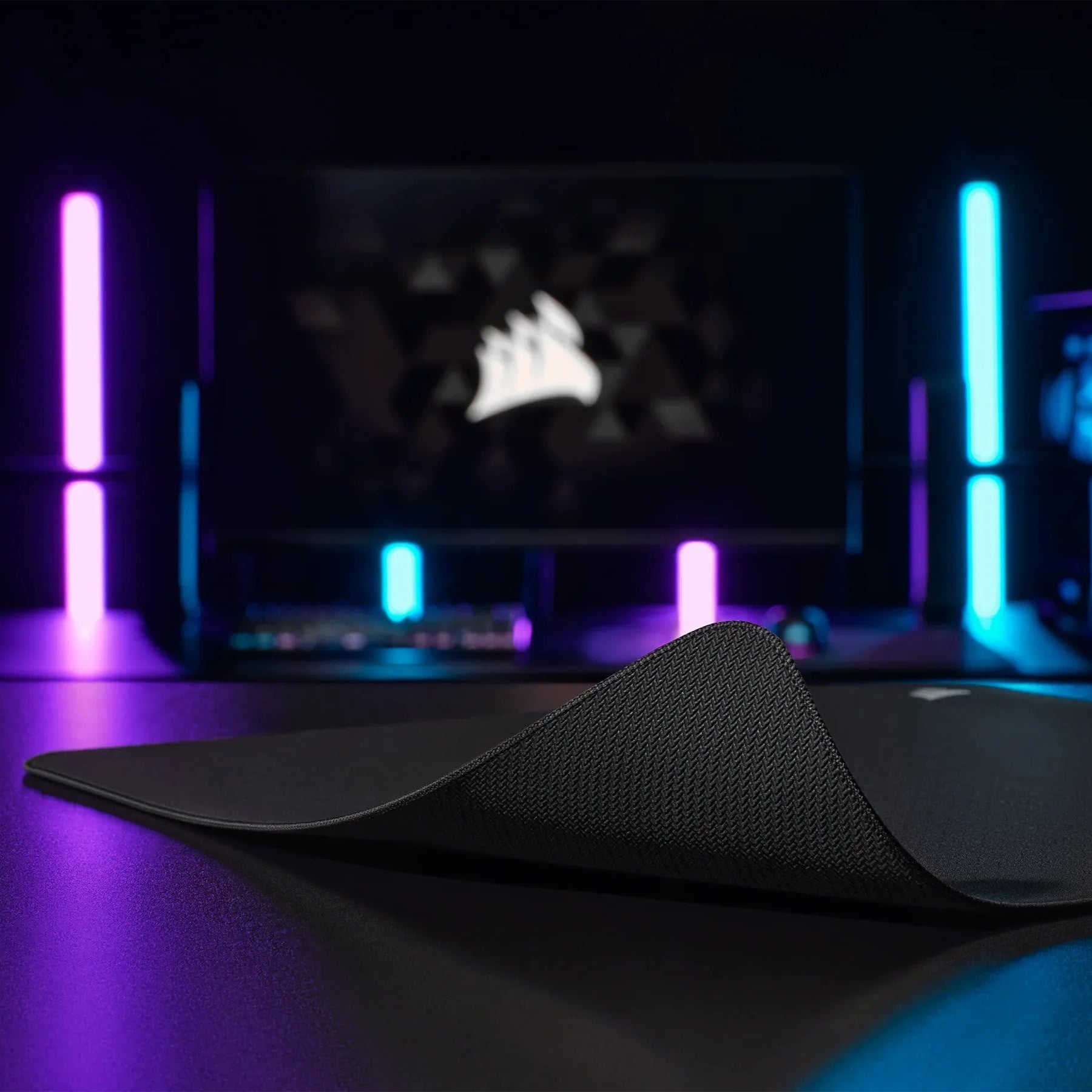 CORSAIR MM500 v2 Hybrid Cloth Gaming Mouse Pad - Large